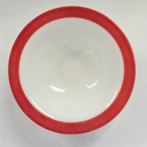Vintage Pyrex Red Rim Bowls 7” | Set of 4 | Classic Restaurant Ware - Picture 4 of 9